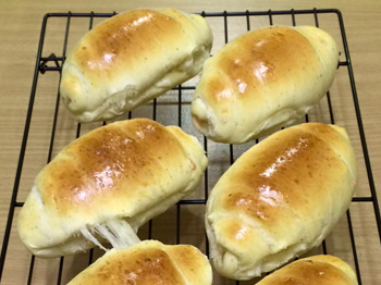 Hot Dog Roll with Fragrant Crab Soup